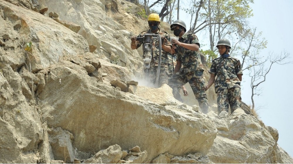 tinkar-sadak-army_sfdTA8uegW