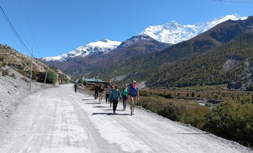   डेढ महिनामा सात हजार पर्यटक भित्रिए