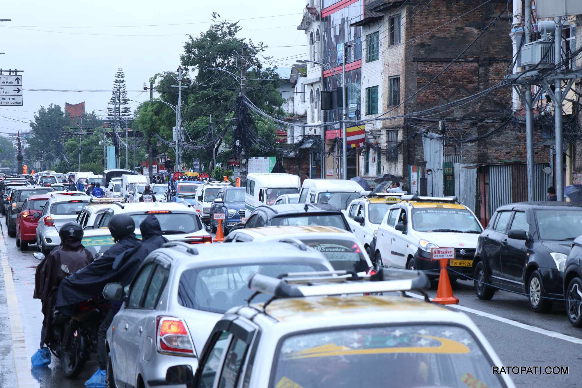 traffic jam due to rain (1)