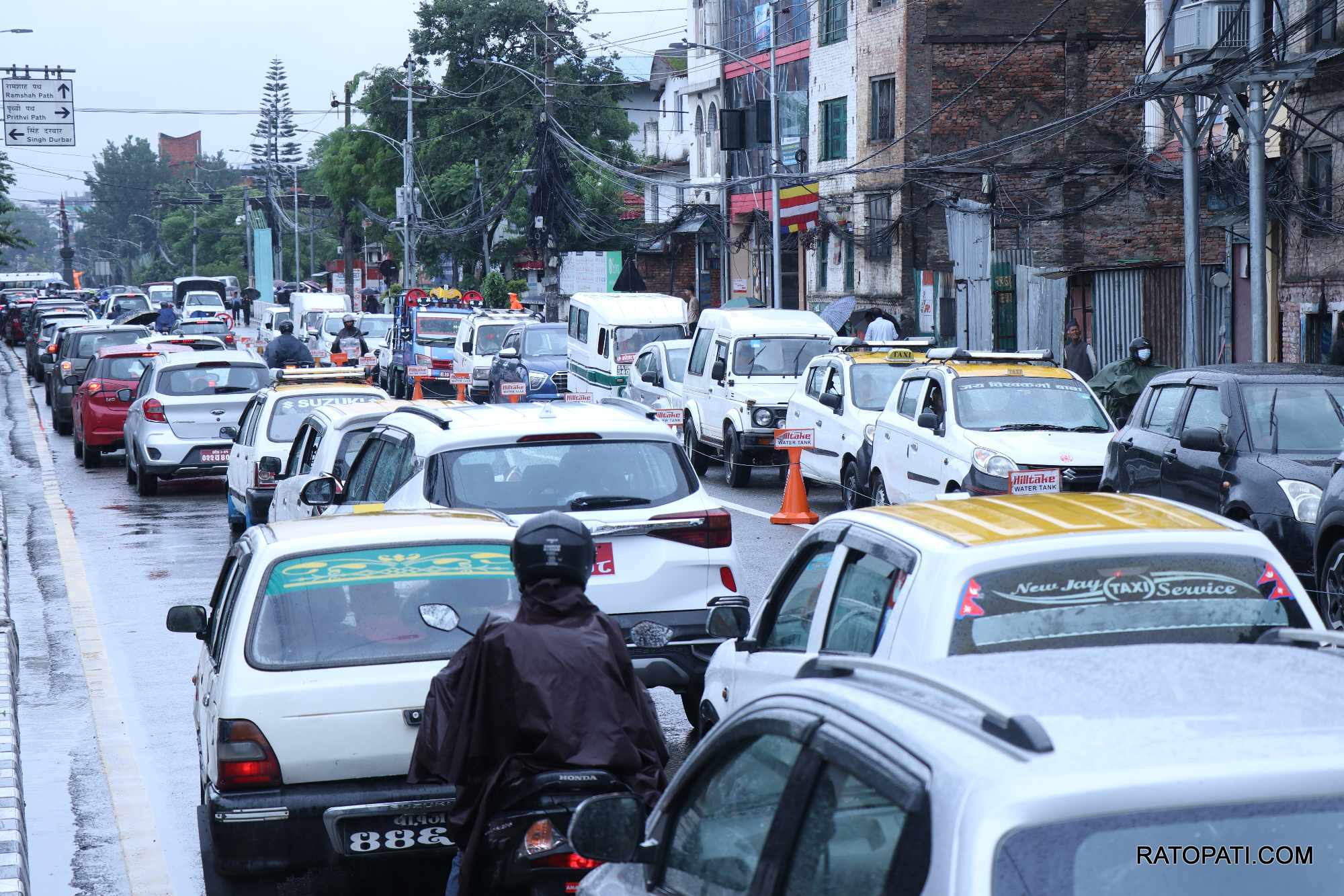 traffic jam due to rain (6)