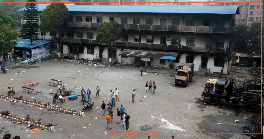   आगजनीपछि काठमाडौँ उपत्यका ट्राफिक प्रहरी कार्यालयको अवस्था
