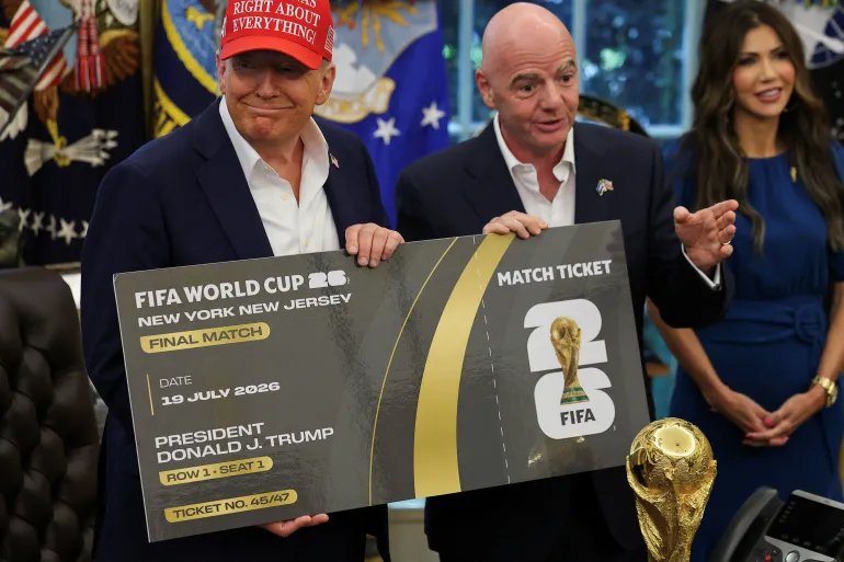 trump-with-fifa-ticket