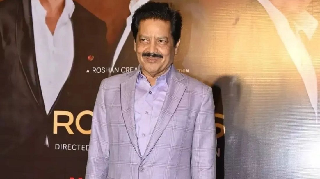   उदित नारायणसँग फोटोग्राफरले कार्यक्रममै एक किस मागेपछि...