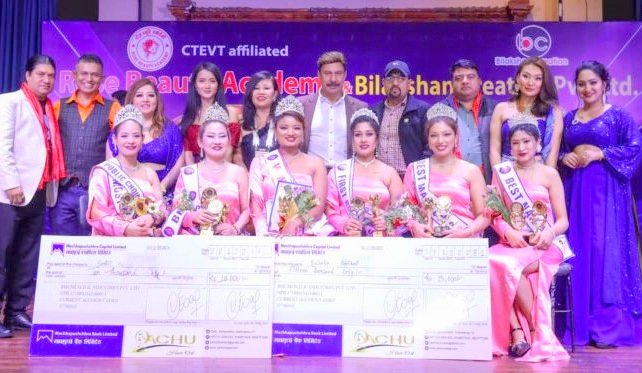 सुमित्राले जितिन् ब्युटिसियन ट्यालेन्ट नेपालको ताज