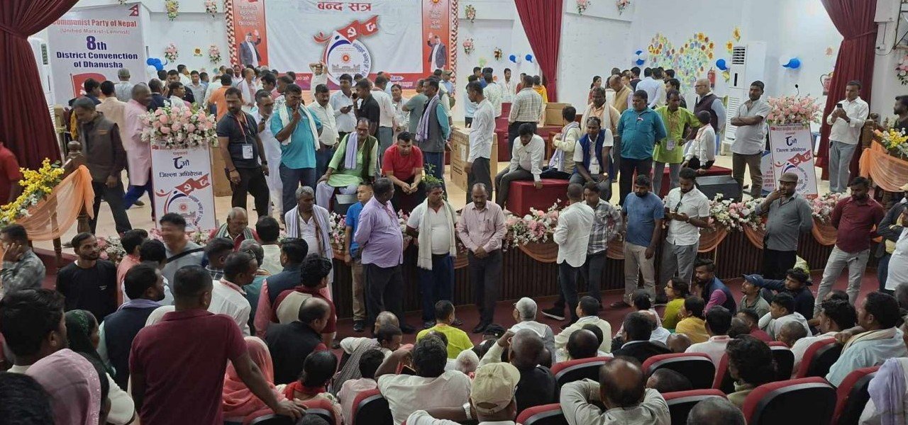 एमाले धनुषा अधिवेशनमा मतपत्र च्यात्नेदेखि कुर्सी तोडफोडसम्म