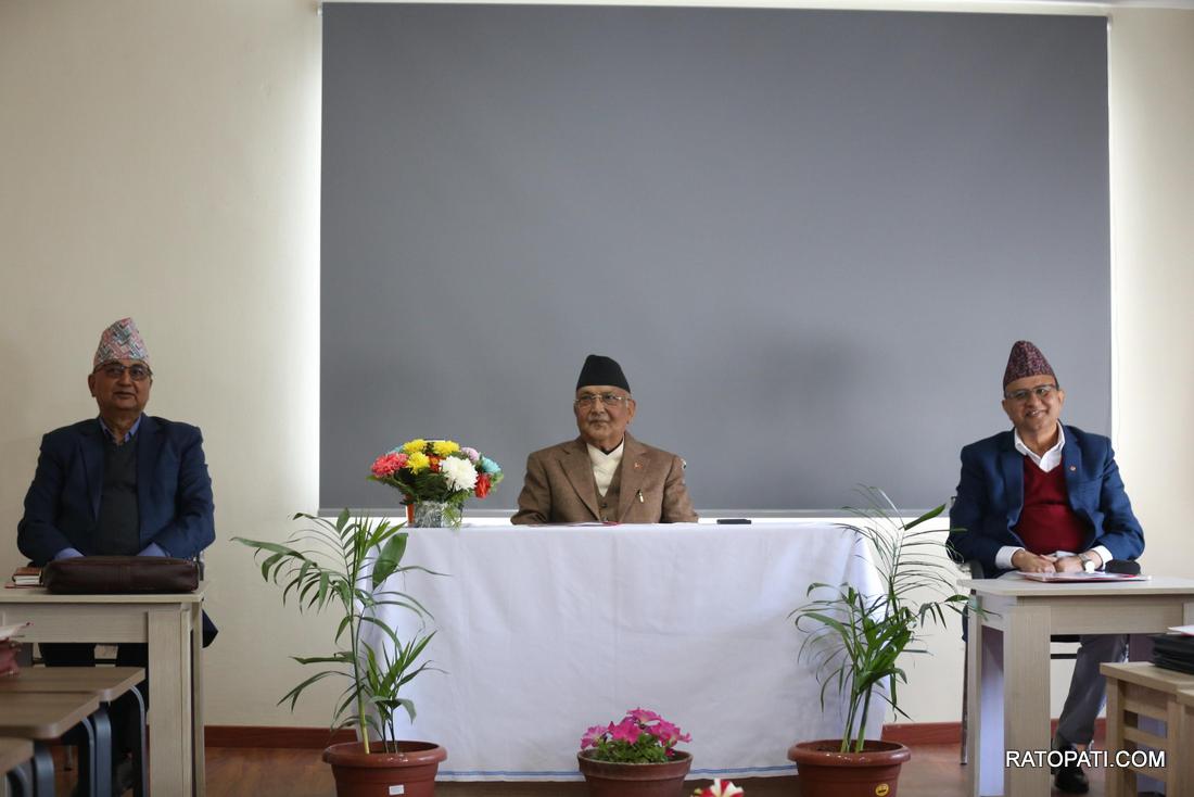   एमाले महाधिवेशन सचिवालय बैठक : समितिको प्रतिवेदनमाथि छलफल