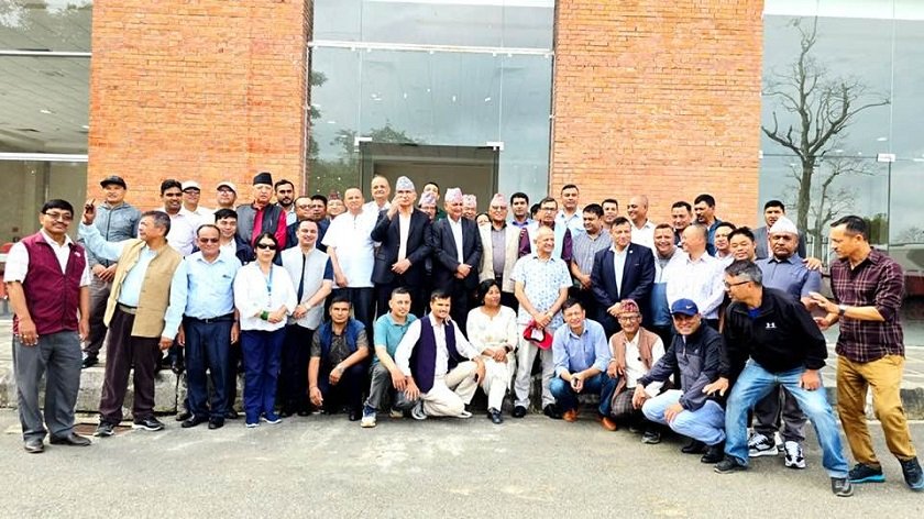   विधान महाधिवेशनस्थलबाट एमाले नेताको उद्घोष : अफवाह चिर्दै एक सुरमा अघि बढ्ने