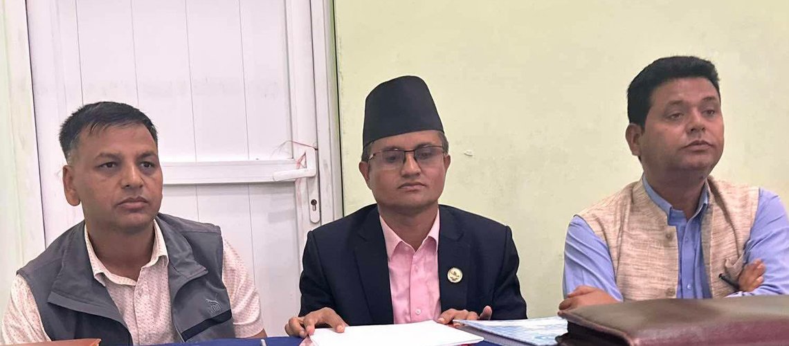   एमाले बैठकमा ‘बहस नोट’को जिम्मेवारी ३ नेतालाई