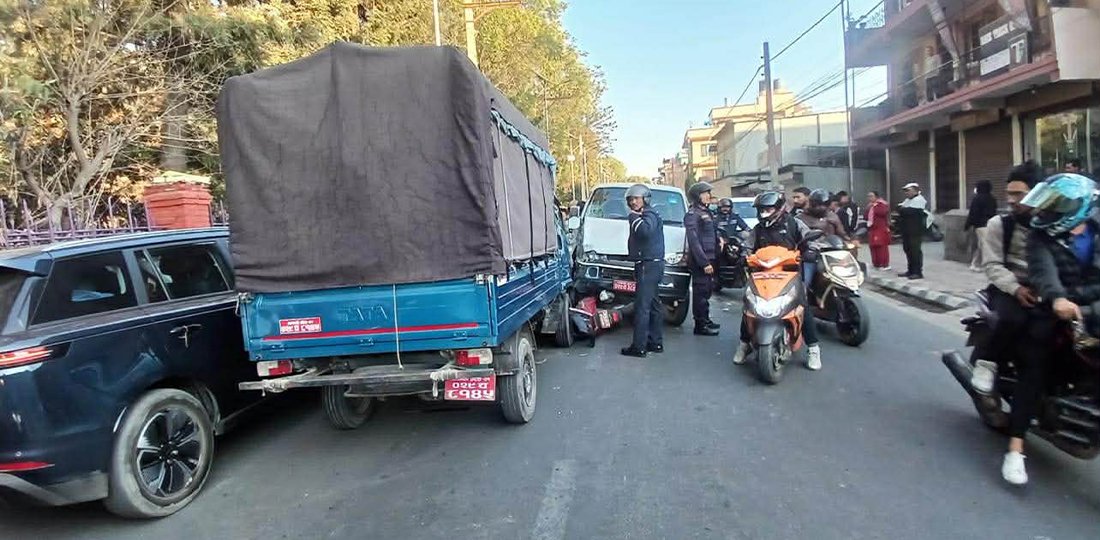   स्कुटरसहित पाँच वटा सवारी ठोक्किएपछि....