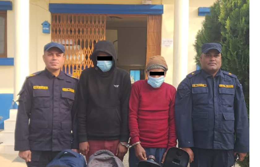   २२ किलो चरेससहित दुई जना पक्राउ