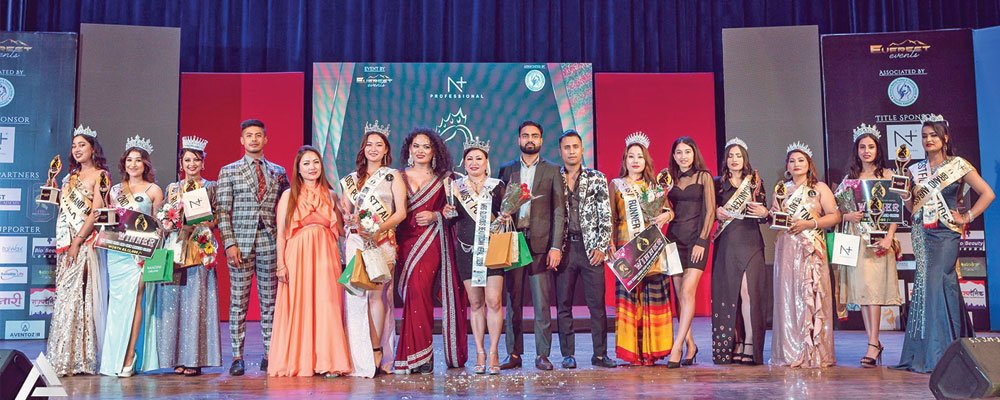 क्रिस्मा र सोलिनालाई मिस र मिसेस विधाको उपाधि