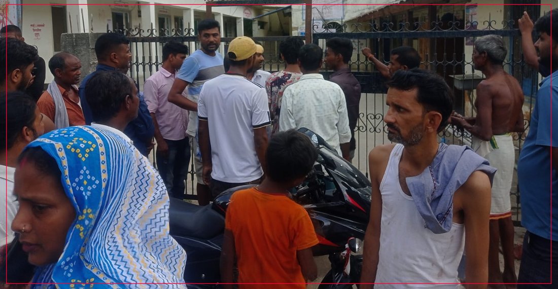   दुई शिशुको मृत्युपछि स्थानीयद्वारा स्वास्थ्य केन्द्र र नगरपालिकामा तालाबन्दी