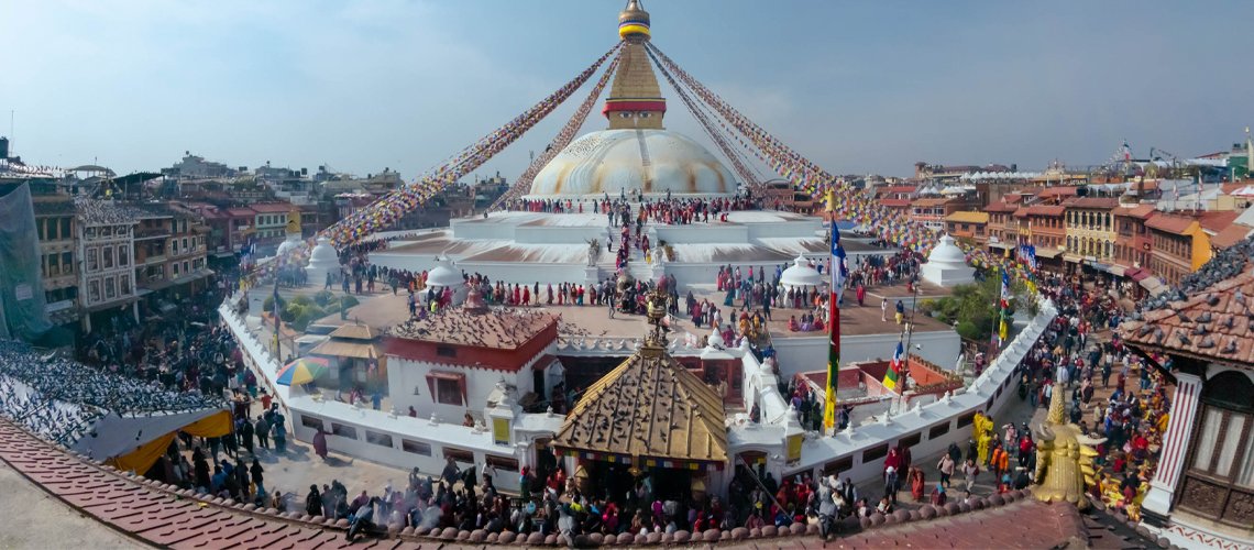   बौद्धमा तेमाल जात्रा: दिवङ्गत पितृको मुक्तिको कामना गर्दै बत्ती बाल्नेको घुइँचो
