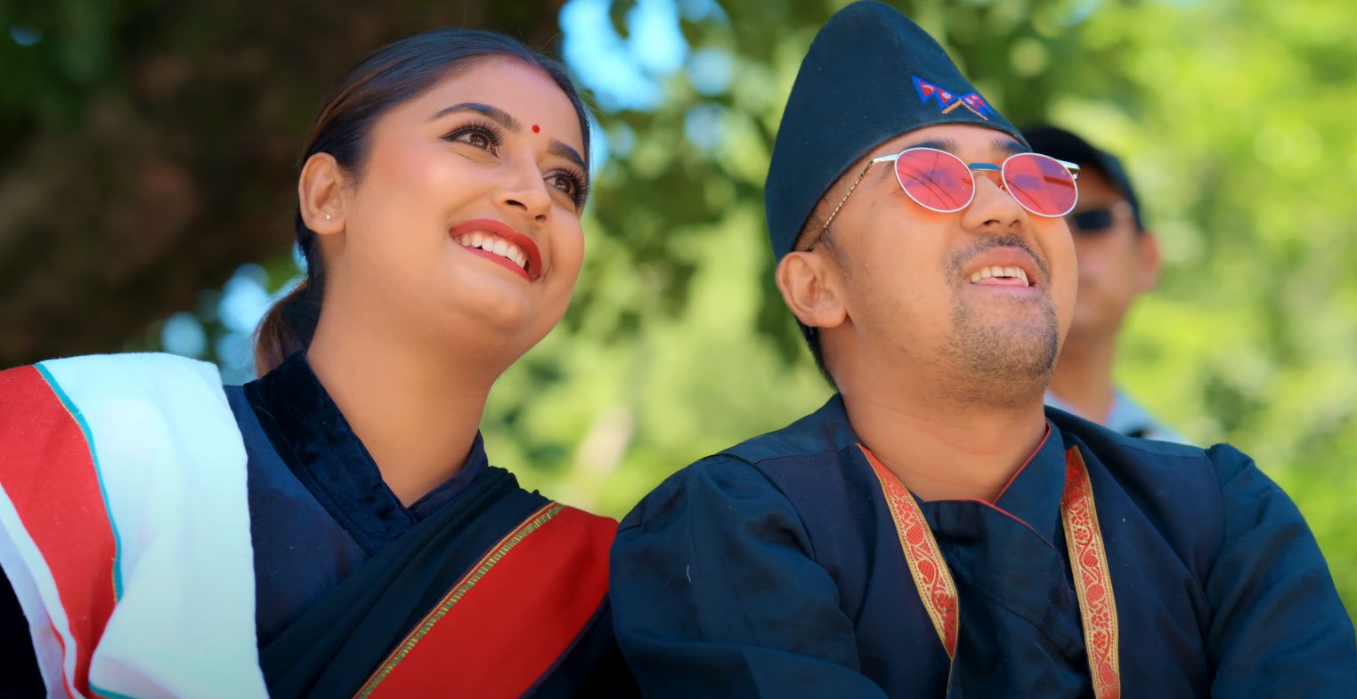 ‘बेनी बजारमा’ उषा र दिनेशको रोमान्स