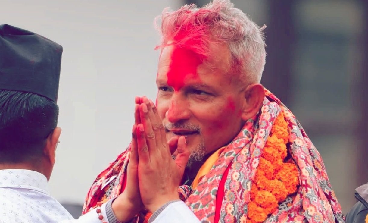 सांसद पौडेलले सुकुमबासी बस्तीबाट भने : ‘साथीहरू डोजर चल्छ भनेर डराउनुभएको छ, कसले चलाउँछ डोजर ?’