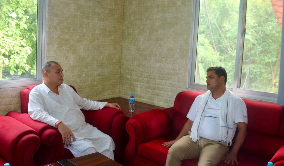 बजेट विवाद समाधान गर्ने विषयमा सुदूरका मुख्यमन्त्री र महामन्त्रीबिच भेटवार्ता