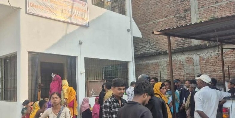   रौतहटमा मतदाता नामावली दर्ता गराउन उत्साहजनक सहभागिता