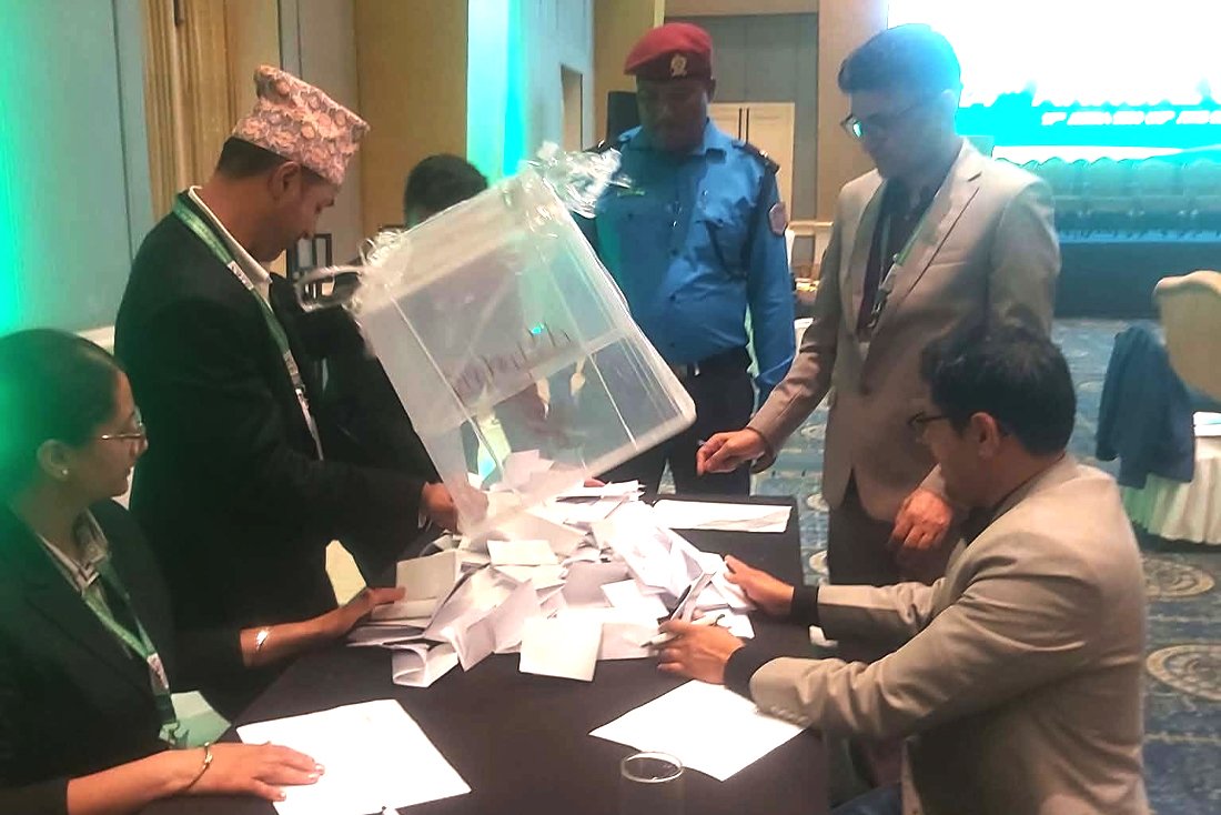 इप्पान निर्वाचन: कोषाध्यक्ष पदको मतगणना सुरु