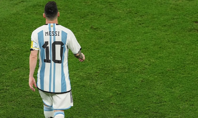 walking-messi