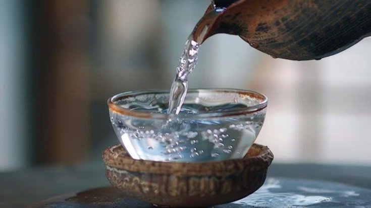 बिहान उठ्नेबित्तिकै तातो पानी पिउने बानी छ ?