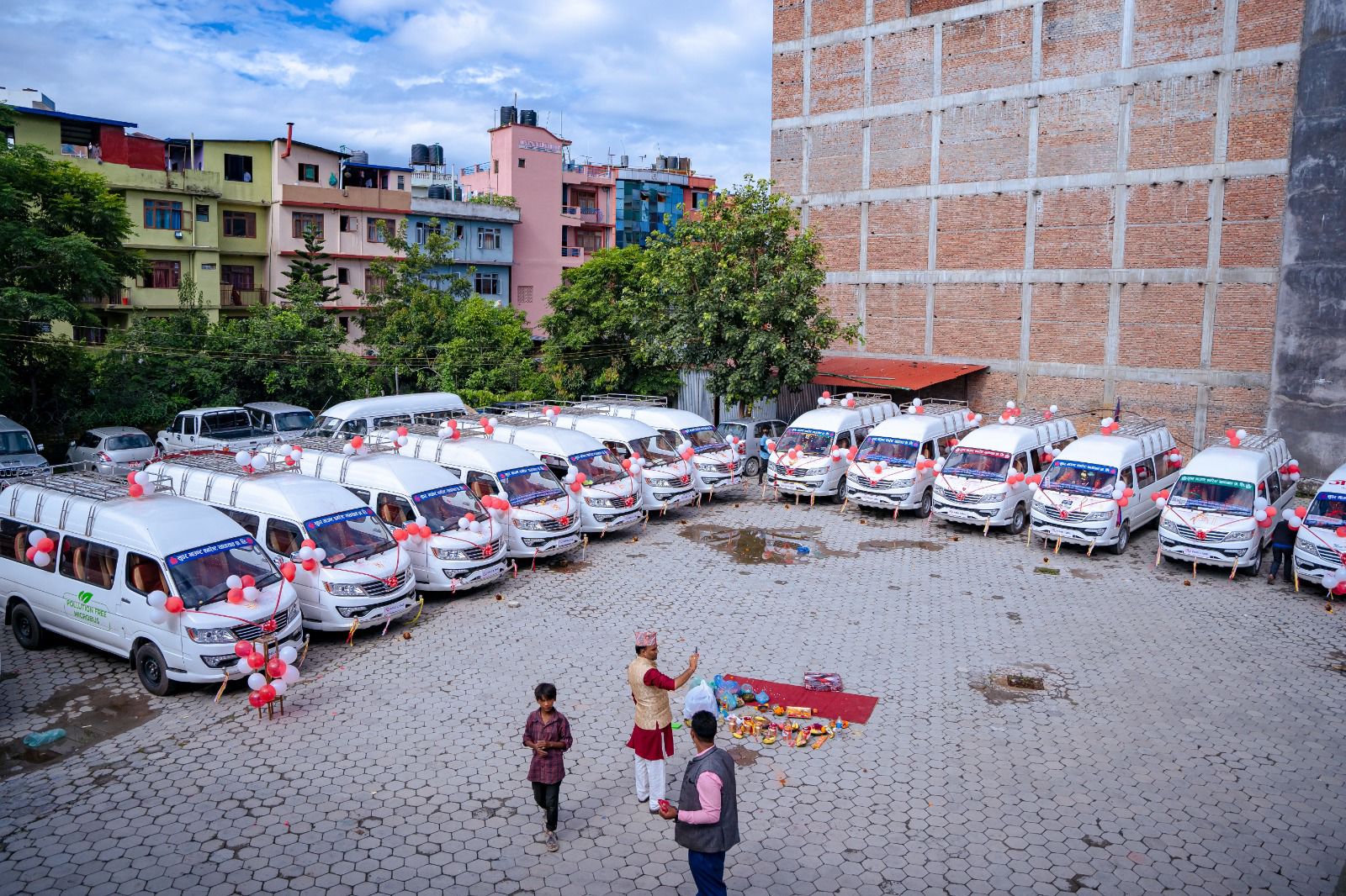 सीजी मोटर्सद्वारा एकै पटक २५ वटा किङ्गलङ्ग इलेक्ट्रिक भ्यान हस्तान्तरण