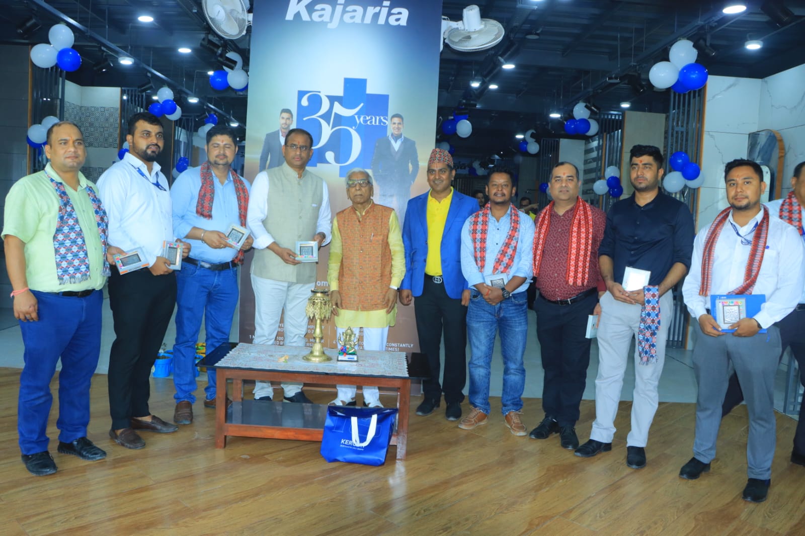 कजारिया रमेश टायल्सद्वारा धनगढीमा ग्यालेक्सी शोरुम उद्घाटन