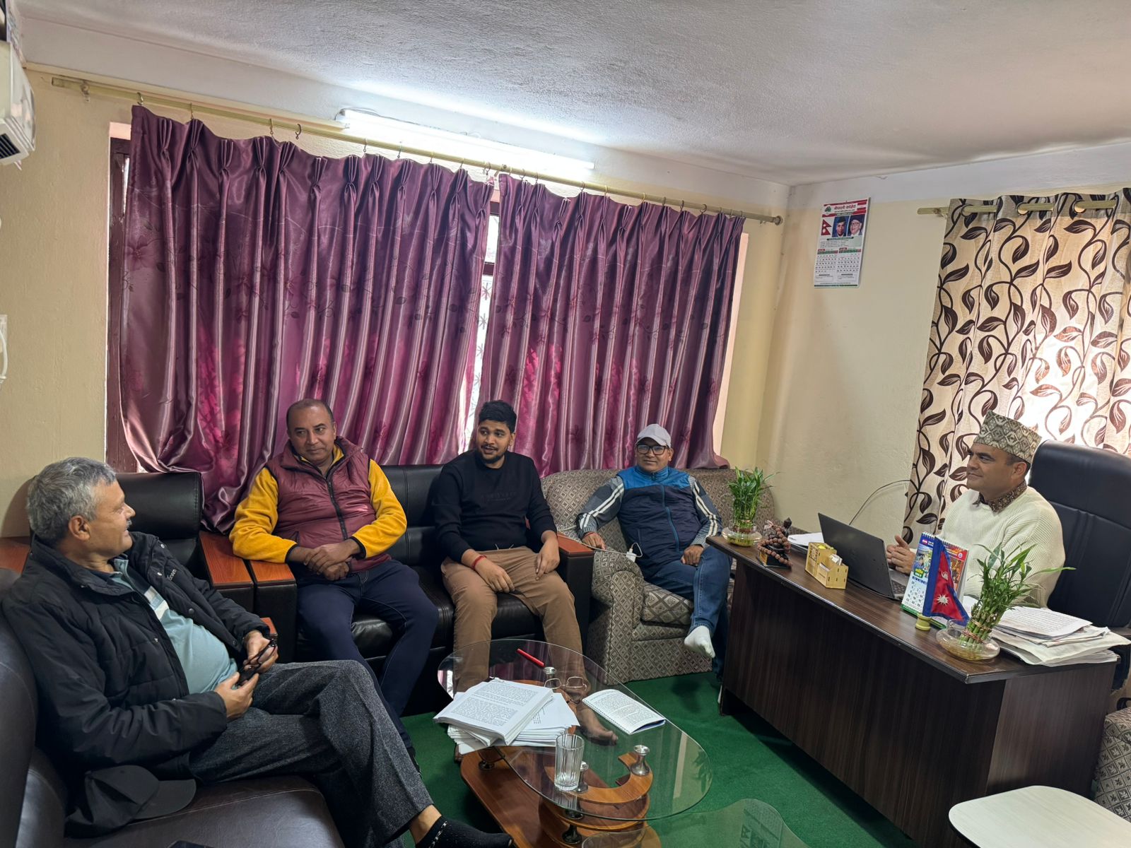   पदाधिकारीमाथि ‘भी-फाइभ’ को आरोप, केन्द्रीय समितिलाई बन्धक बनाए
