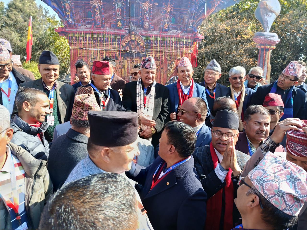   असन्तुष्टिबिच शंकरसँगै प्रचारमा उभिए प्रदीप