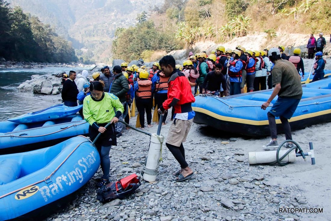 Winter rafting_Bhotekoshi_Nepal Photo Library11