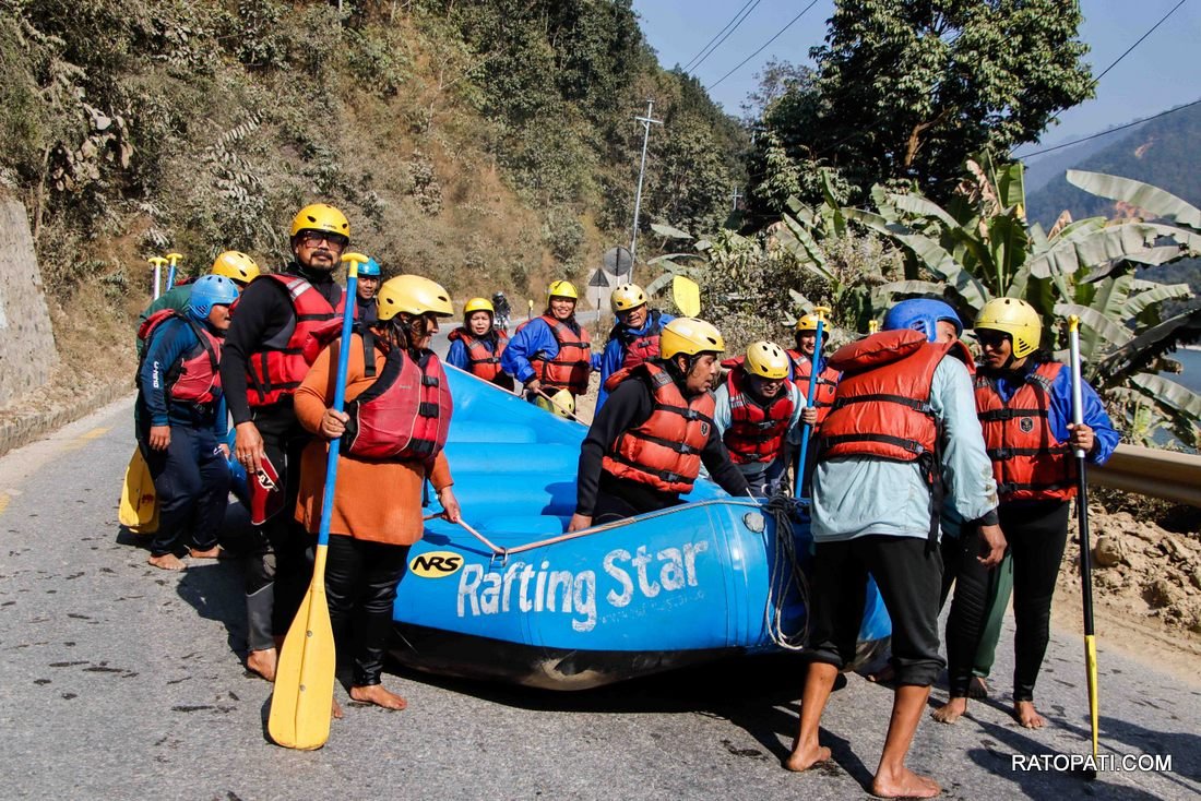 Winter rafting_Bhotekoshi_Nepal Photo Library15