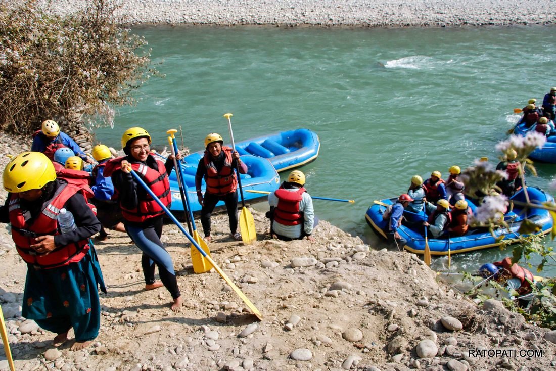 Winter rafting_Bhotekoshi_Nepal Photo Library16