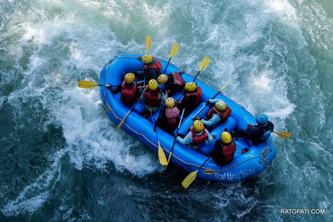 Winter rafting_Bhotekoshi_Nepal Photo Library2