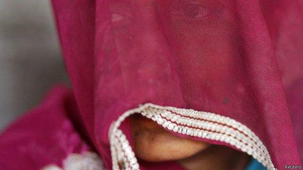 भारत : आदिवासी महिलालाई घरका सदस्यले नग्न घुमाए, तीनजना पक्राउ