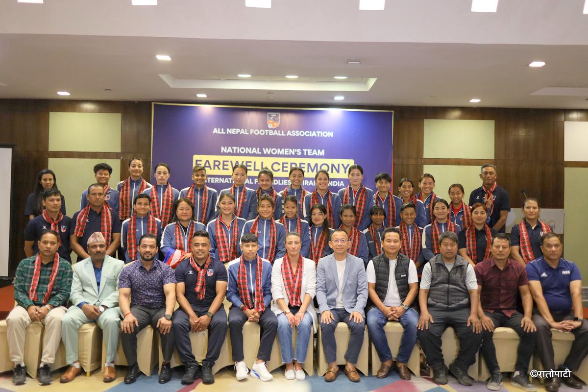 women footballt team (10)