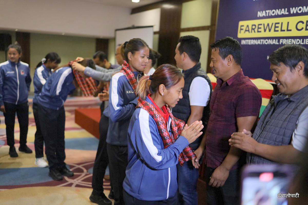 women footballt team (5)