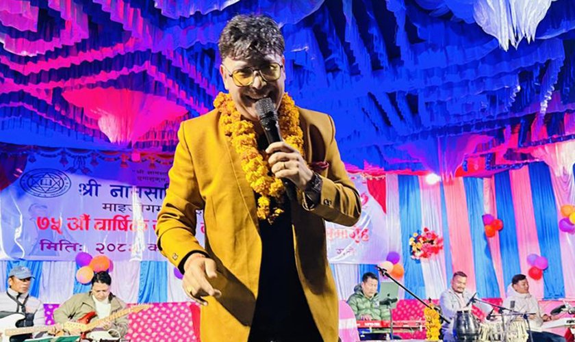   ‘बादलुको घुम्टो’ गाउँदै यम बरालले झुमाए गृहजिल्ला इलामलाई