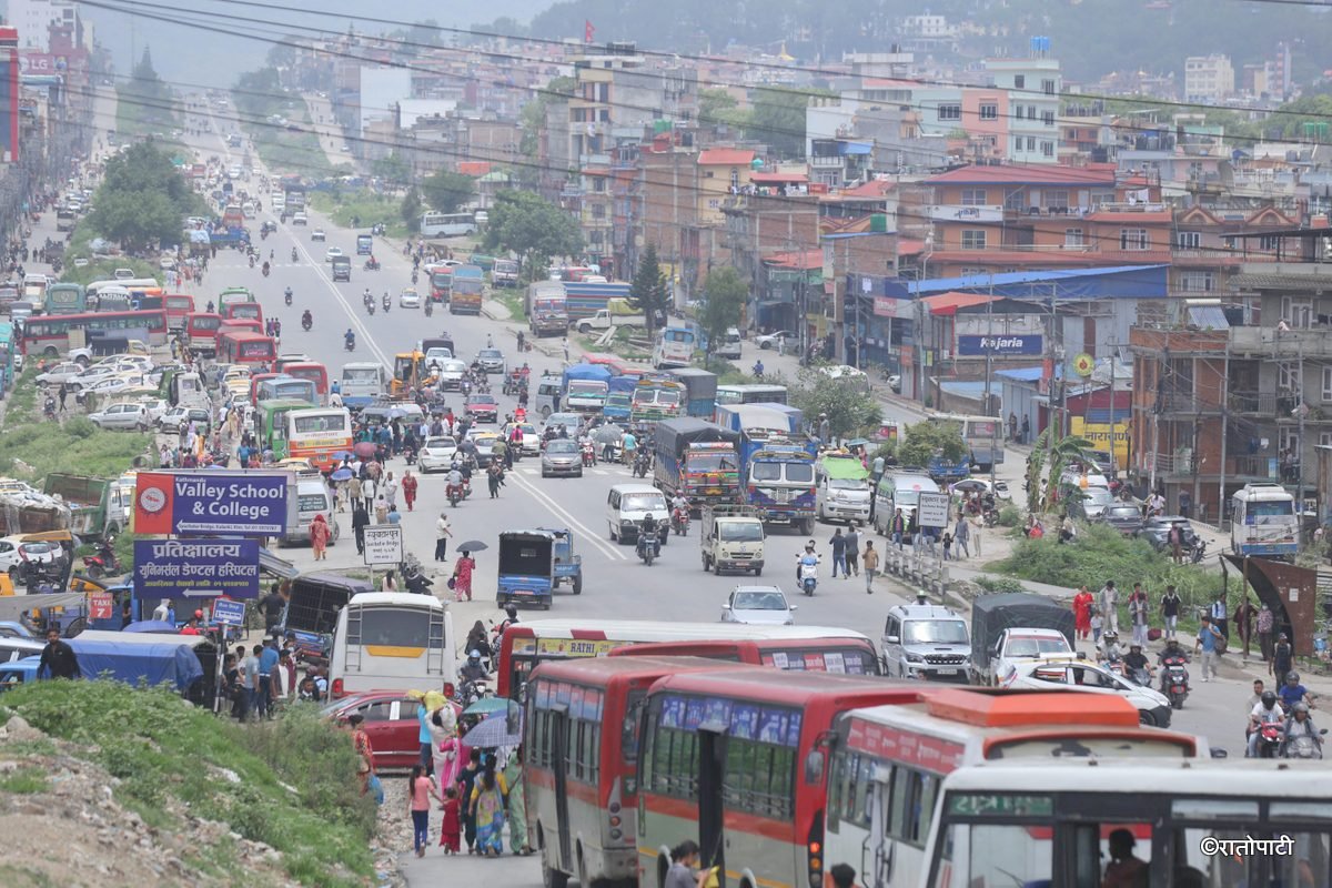 इन्धनको मूल्य समायोजनसँगै गाडीभाडा घटाउने तयारी