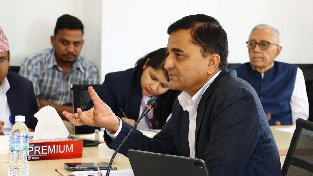   नेताको भोट बढाउनका निम्ति विमानस्थलहरू बन्नुहुँदैन: सचिव भट्टराई