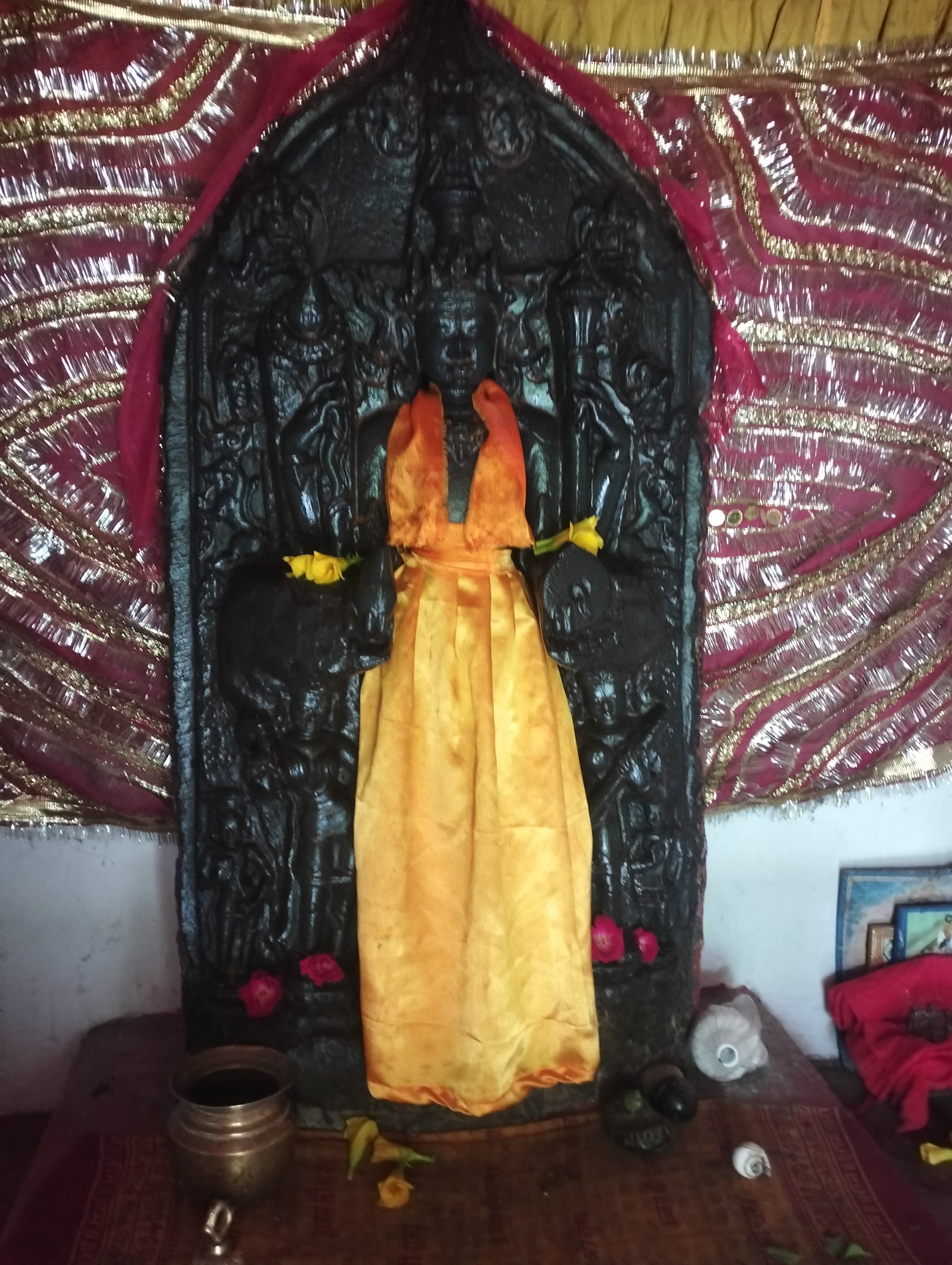 सप्तरीको रामनगरमा रहेको विष्णु मन्दिरको मुर्ती ।-१