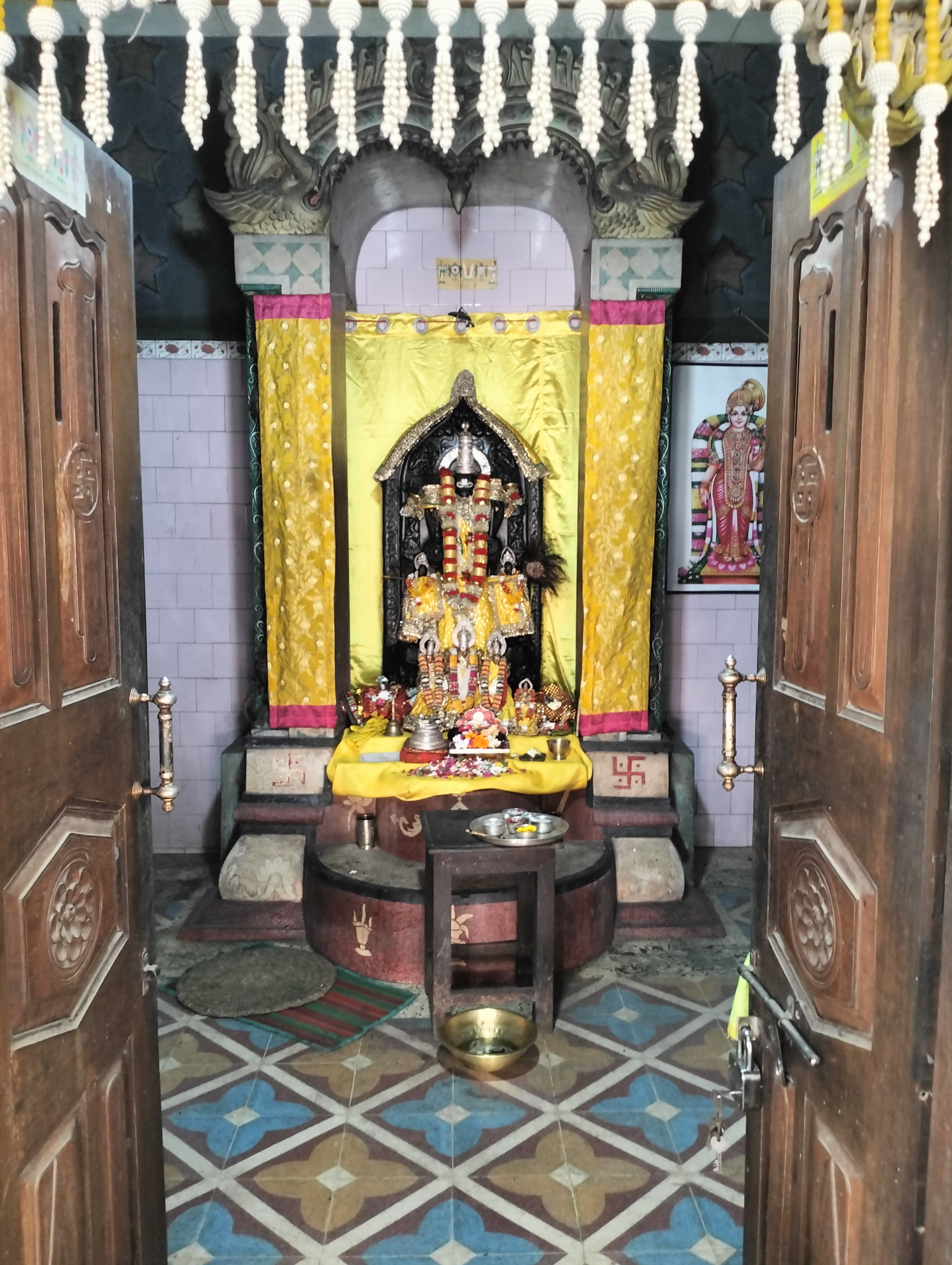 सप्तरीको रुपनगर स्थित भगवान विष्णु मन्दिरको मुर्ती ।-२